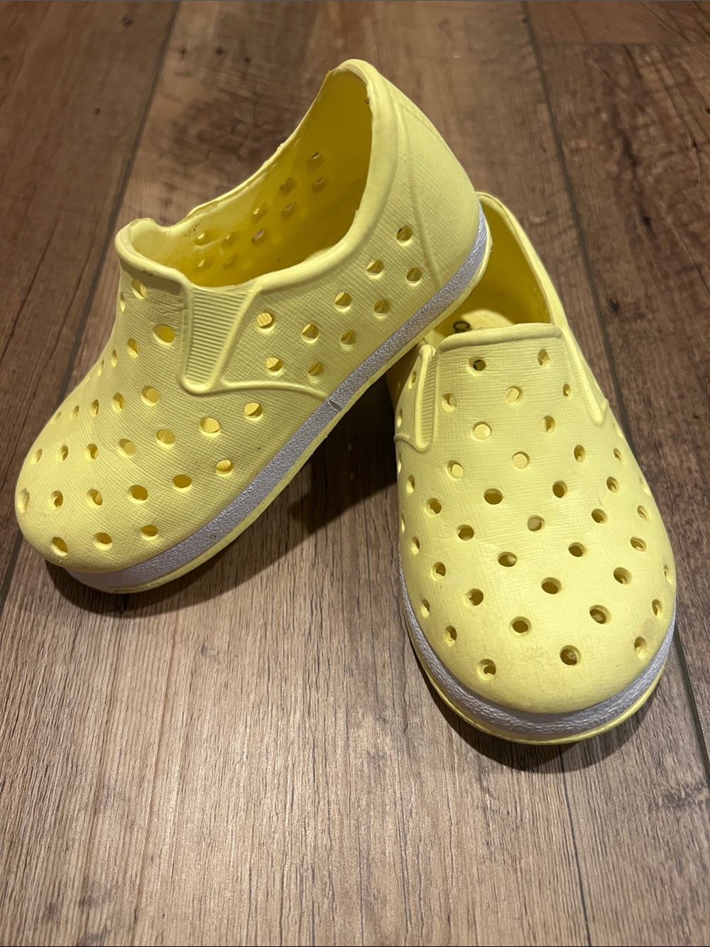 Cat & Jack Toddler Water Shoes, size 5